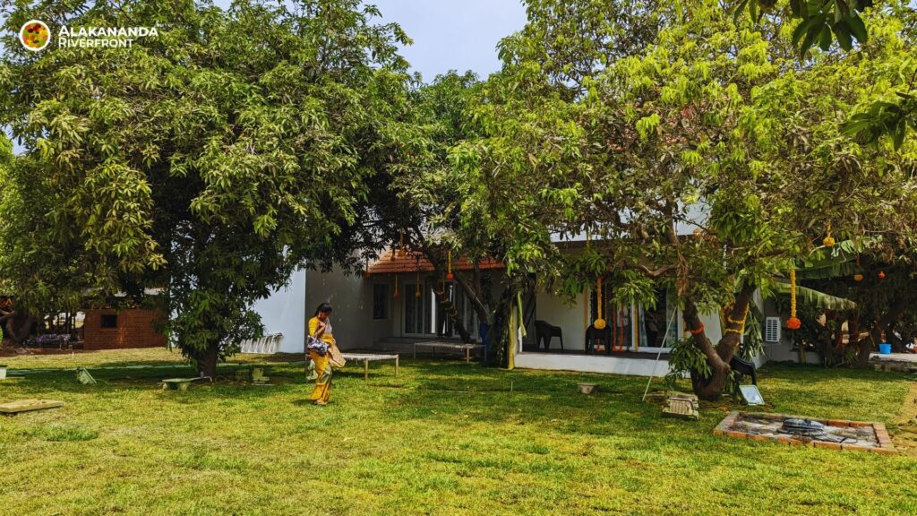 Alakananda RiverFront - Villa 851 Side 1